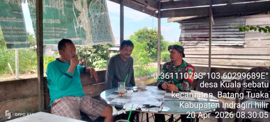 Babinsa Kuala Sebatu Gencarkan Himbauan Antisipasi Kebakaran Lahan di Tengah Cuaca Ekstrem