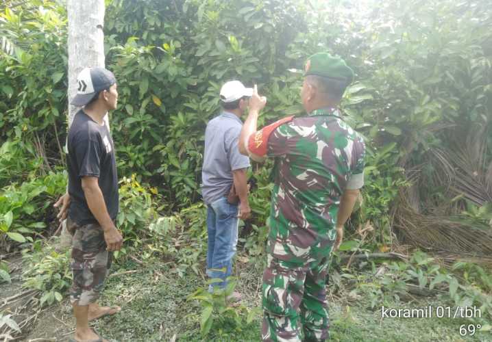 Operasi Patroli Karhutlah : Babinsa Koramil 01/Tembilahan Laksanakan Sosialisasi di Desa Pekankamis