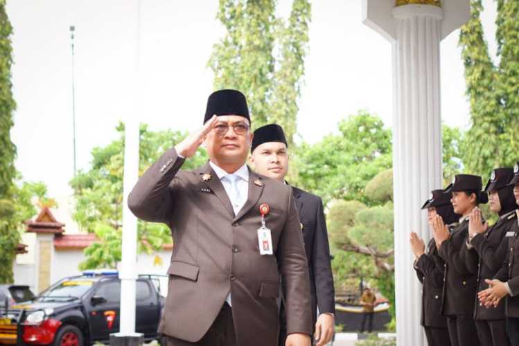 Sekdaprov Riau dan Forkopimda Tabur Bunga, Simbol Penghormatan Terakhir Para Pejuang