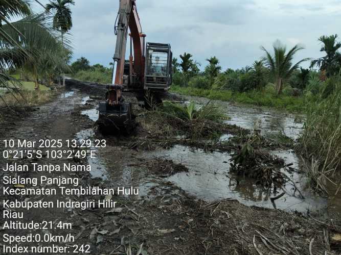 Kegiatan TMMD Ke - 123 di Desa Sialang Panjang Berjalan Lancar, Serka Masri Jadi Penggerak Utama