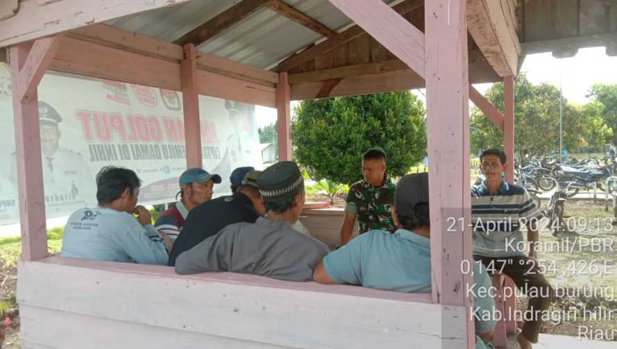 Babinsa Pulau Burung Ciptakan Kekompakan Warga dengan Minggu Komsos