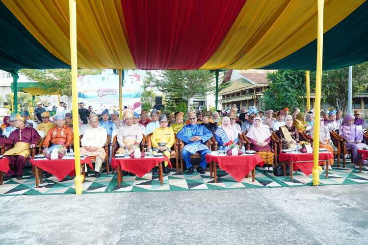 Kasdim 0314/Inhil Hadiri Upacara Hari Jadi ke-69 Provinsi Riau di Inhil