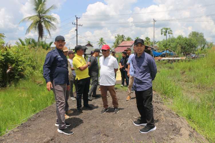 Pj Bupati H. Erisman Yahya: Tanggul Mekanik Jadi Solusi Banjir dan Akses Bagi Masyarakat