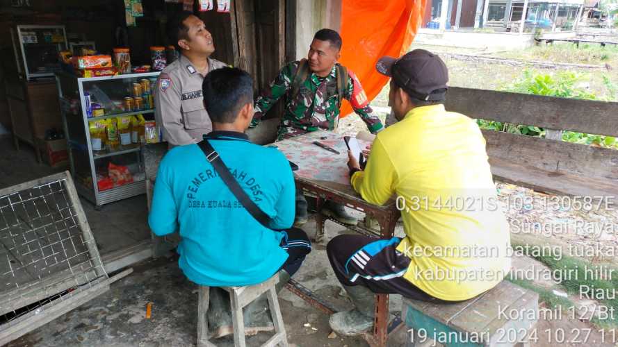 Babinsa dan Bhabinkamtibmas Imbau Warga Untuk Selalu Jaga Kamtibmas.