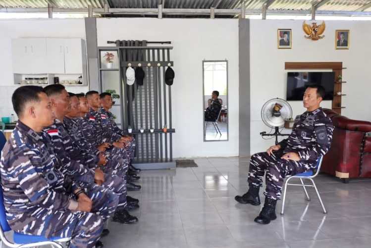 Danlanal Dumai Kunjungi Posal Tanjung Datu, Apresiasi Kinerja Kapten Amri Sitorus