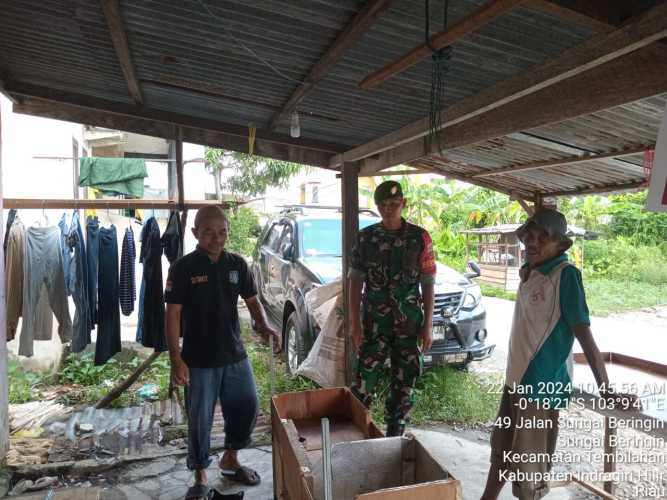 Jalin Hubungan Baik Dengan Warga Sertu Deni Sutrisno Kunjungi Rumah Warga di Kelurahan Sungai Beringin