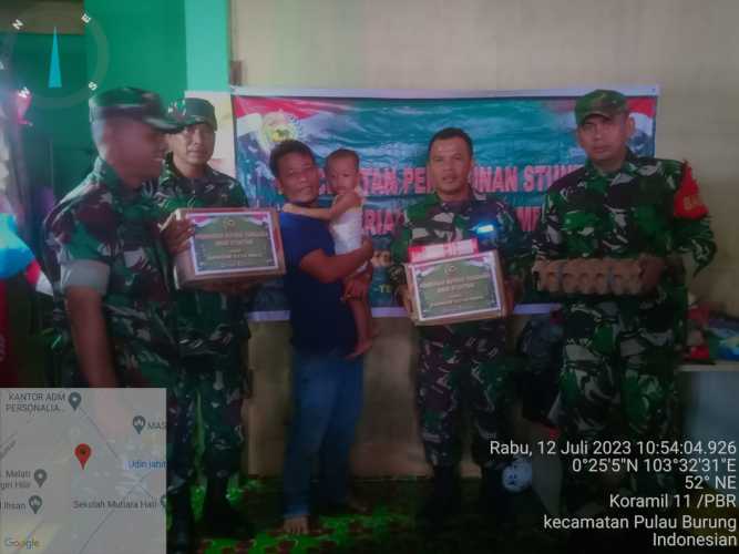 Bantu  Balita Penderita Gizi Buruk,Danramil Serahkan Bantuan  Tambahan Gizi