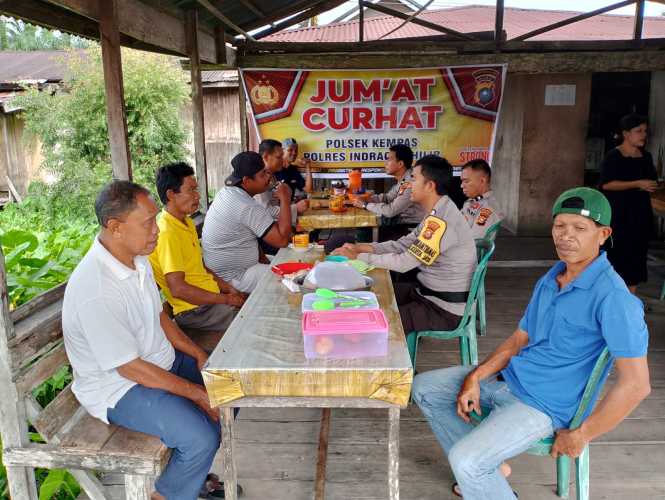 Polsek Kempas Gelar Jumat Curhat Jelang Peringatan Isra' Mi'raj, Wujudkan Kerukunan dan Kedamaian.
