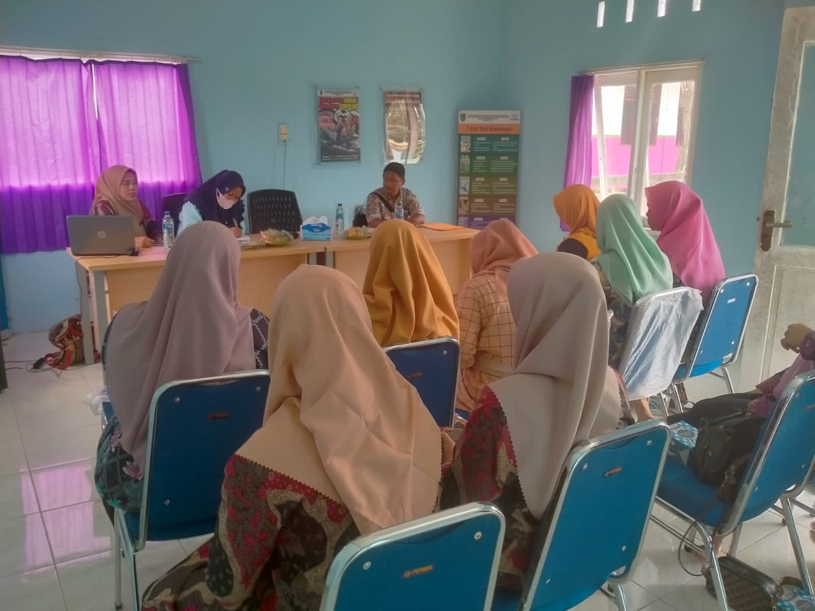 Galeri DP2KBP3A Inhil Hadiri  Mini Lokakarya Pendampingan dan Pemantauan Keluarga Resiko Stunting di Enok