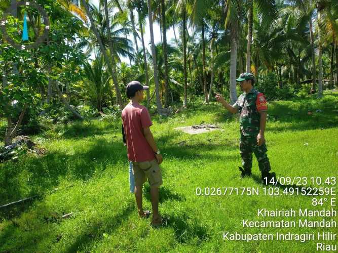 Babinsa Pantau Wilayah Rawan Karhutlah dengan Patroli Intensif