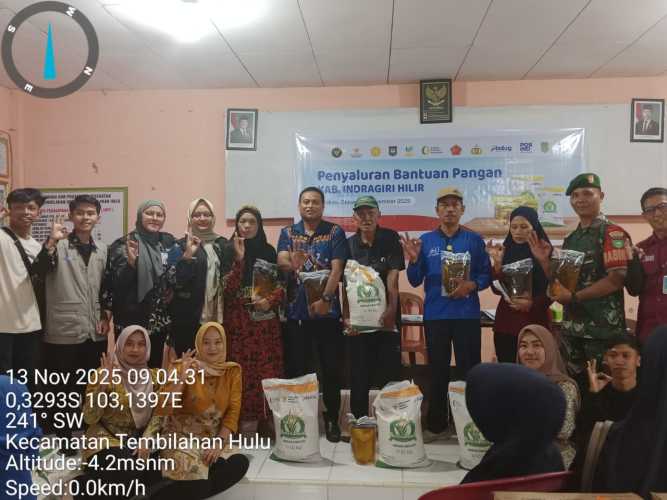 Penyerahan Bantuan Pangan Beras Tahun 2025 di Kelurahan Tembilahan Hulu Berjalan Lancar