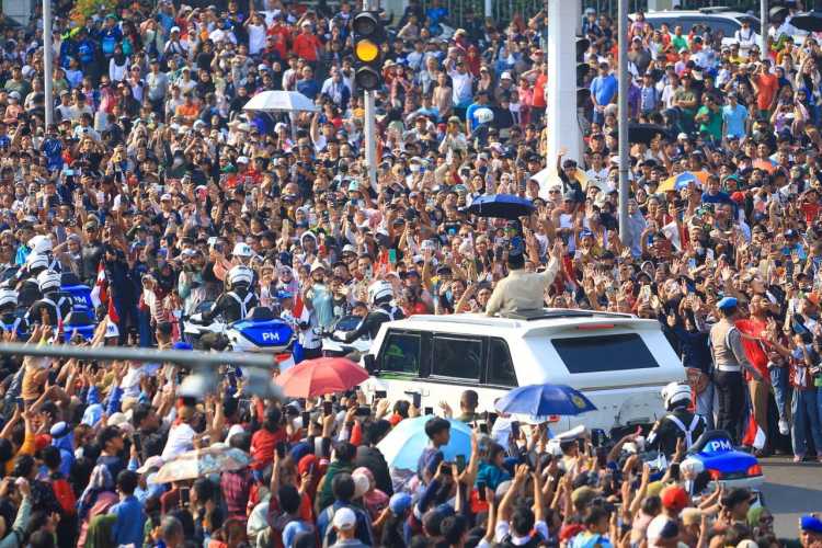 Masyarakat Padati Jalan dari Istana Merdeka ke Monas, Sambut Presiden Prabowo dalam Rangkaian Kebesaran HUT ke-80 TNI