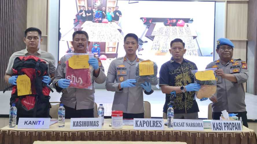 Polres Dumai Gagalkan Penyelundupan 296 Cartridge Narkoba Asal Lampung