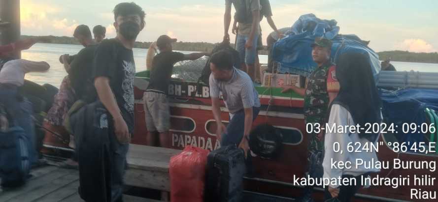 Di Minggu Pagi, Babinsa Bangun Harjo Lakukan Pemantauan di Pelabuhan 00