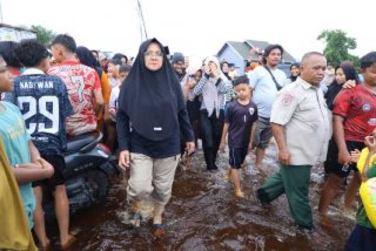 Siak Banjir, Bupati Afni Kerahkan Pejabat Turun Lapangan
