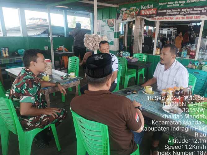 Babinsa Mandah Mendukung Hal Positif Ciptakan Pilkada Aman dan Damai