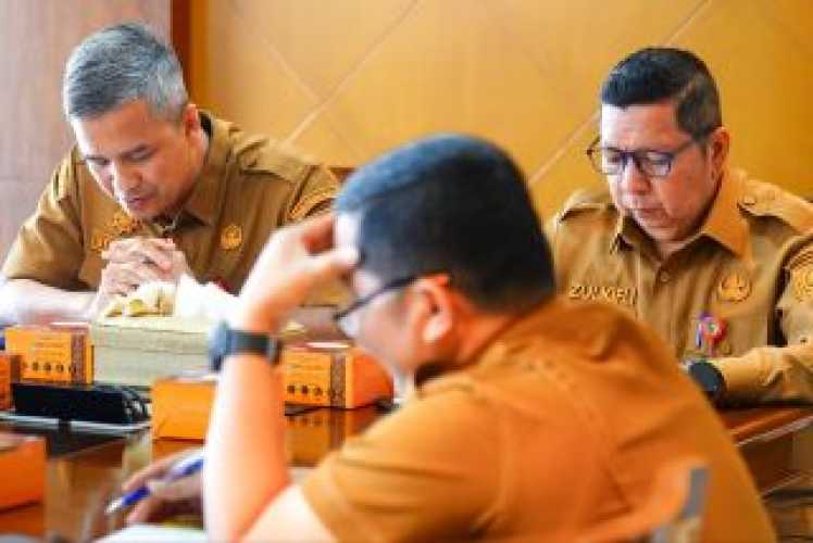Pemprov Riau Gelar Rapat Tindak Lanjut Penataan Pegawai Non ASN PPPK Paruh Waktu