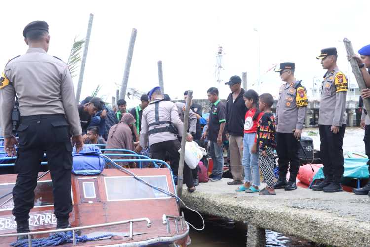 Kapolres Inhil Monitoring Arus Mudik Jalur Perairan