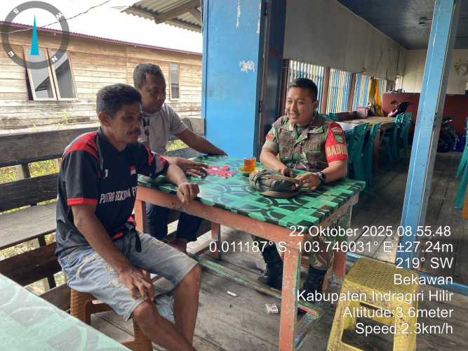 Babinsa Koramil Mandah Perkuat Kemitraan dengan Warga Binaan melalui Komunikasi Kependudukan