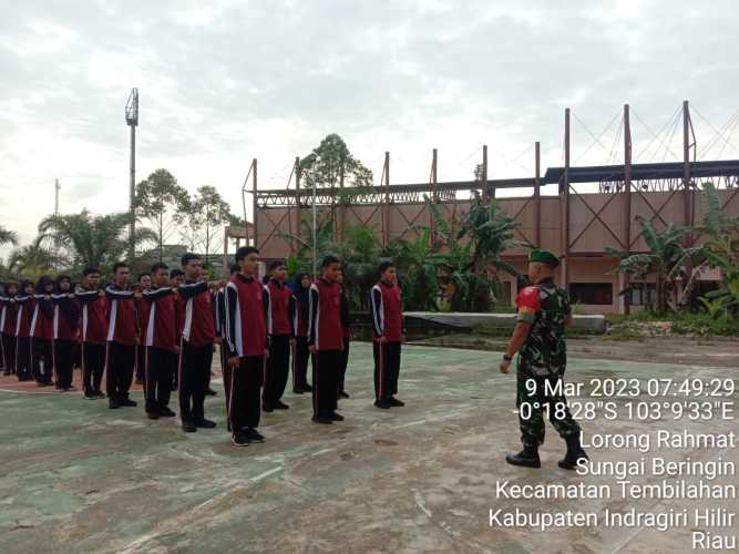 Pembinaan Rutin Pelajar SMKN 1 oleh Sertu M.Yasin