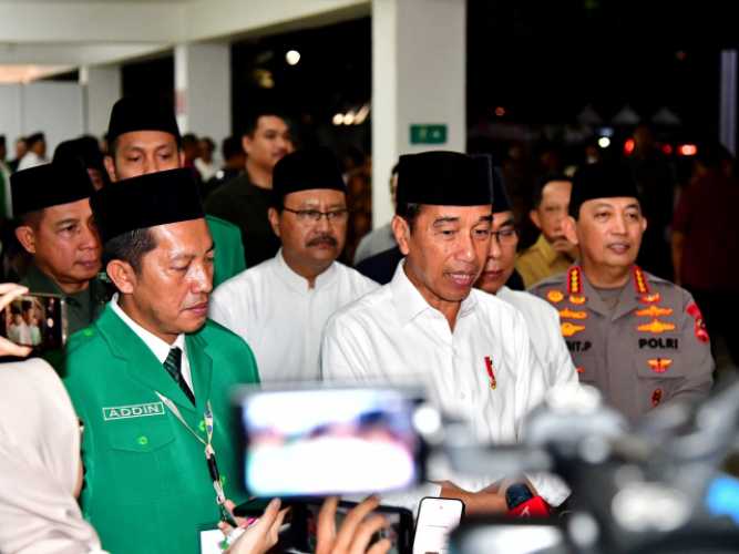 Presiden Jokowi: Kenaikan UKT Dibatalkan untuk Tahun Ini