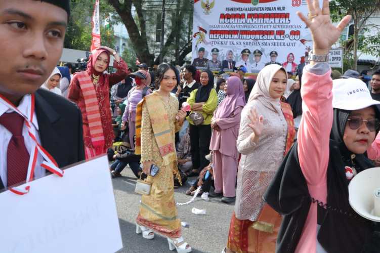 Pemkab Rokan Hilir Semarakkan Pawai Karnaval HUT RI ke-80 tahun 2025 di Kota Bagansiapiapi