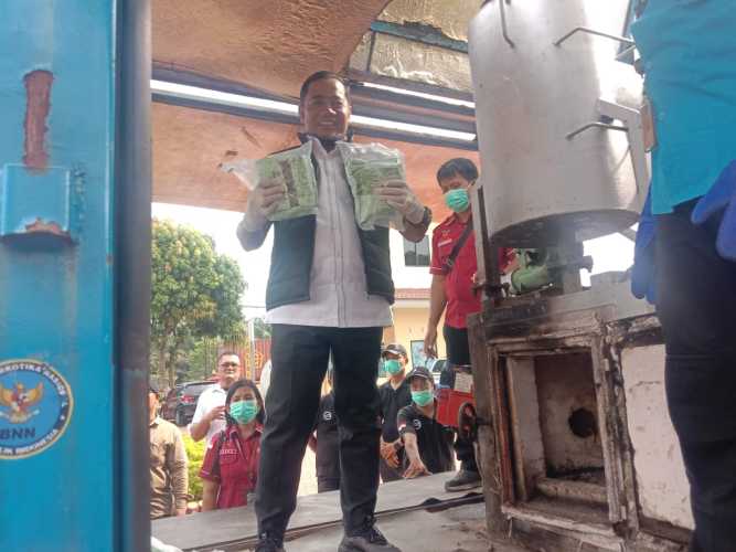 Polres Asahan Musnahkan BB Narkoba dari 2 LP
