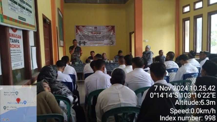 Sertu Januar Berikan Pembekalan kepada Anggota KPPS yang dilantik