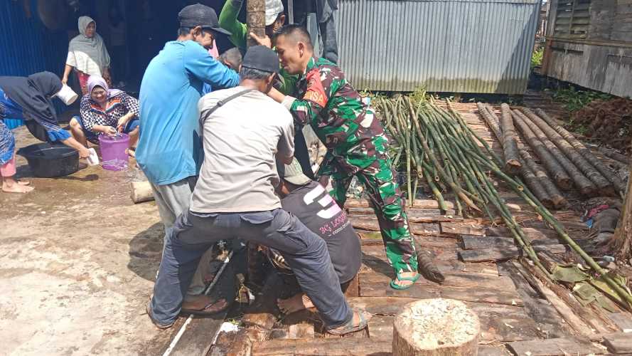 Kopda Umar Nasution Goro Pembuatan Teratak Acara Hajatan