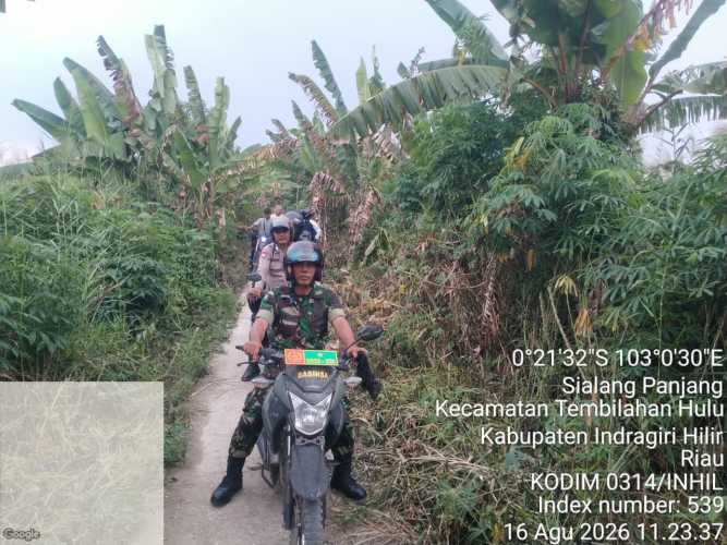Babinsa Sialang Panjang Laksanakan Patroli Modernisasi Tapal Batas Wilayah Perdesaan