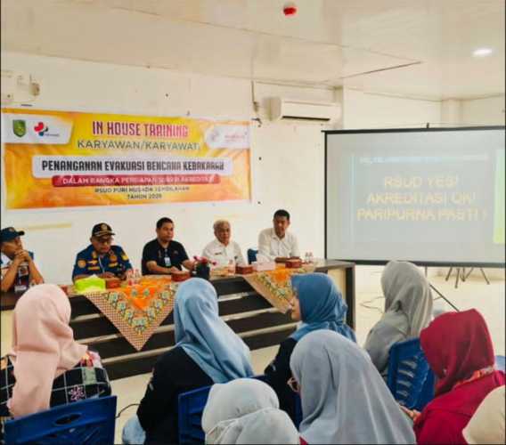 RSUD Puri Husada Gelar Pelatihan Evakuasi Kebakaran Bersama DPKP Indragiri Hilir dalam Rangka Persiapan Akreditasi