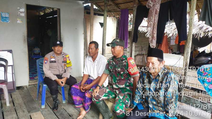 Babinsa Koramil 12/Batang Tuaka Gelar Komsos, Perkuat Kamtibmas di Desa Sungai Raya