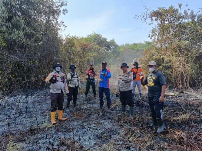 Polsek Bengkalis Patroli Jalan Kaki dan Drone, Pastikan tidak Ada Lagi Sumber Api