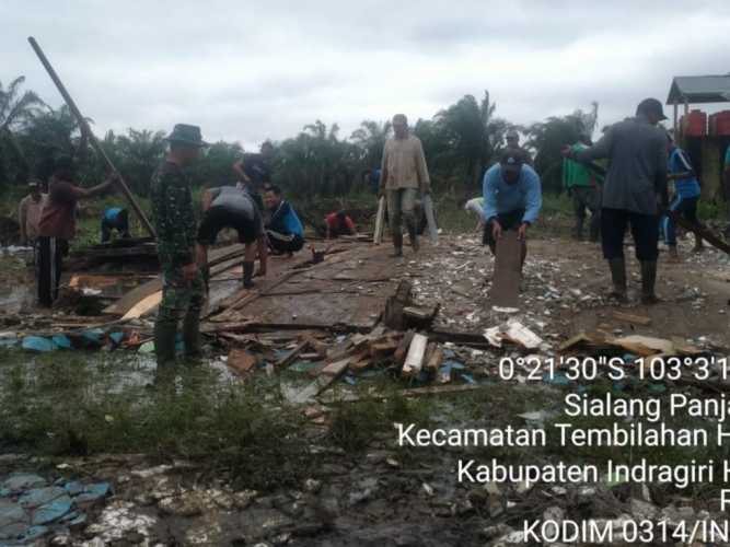 Karya Bakti Babinsa Membangun Masa Depan Pendidikan