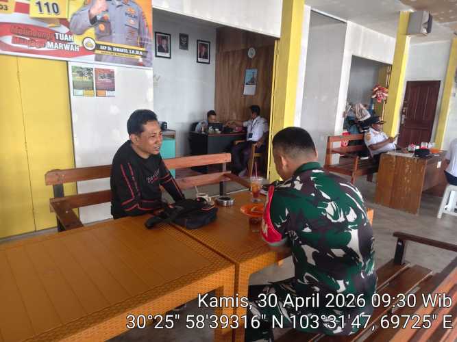 Babinsa Pulau Burung Laksanakan Komduk Sambut Hari Buruh, Pererat Harmoni dengan Warga Teluk Nibung