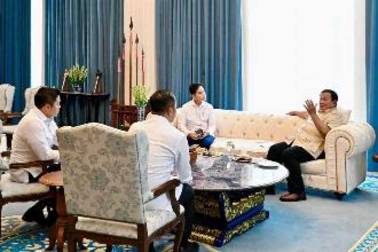 Presiden Prabowo Terima Laporan Wapres Gibran Usai Hadiri KTT G20 di Johannesburg