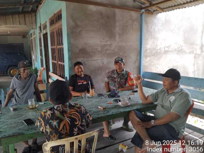 Babinsa Koramil 12/Batang Tuaka  Jalin Silaturahmi dengan Warga Binaan di Momen Idul Adha 1446 H