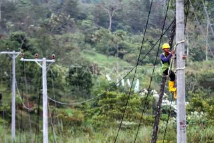 Setahun Prabowo, Lebih dari 1.100 Desa Dapat Akses Listrik