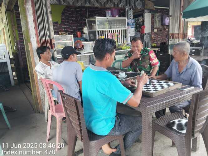 Babinsa Sertu Suratno Tingkatkan Silaturahmi dengan Warga Binaan di Seberang Tembilahan