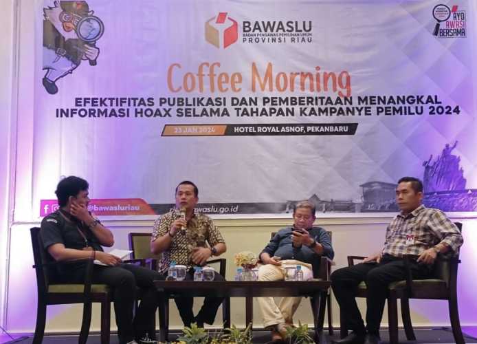 Coffee Morning Bawaslu Riau dengan Media dalam Upaya Menangkal Berita Hoax