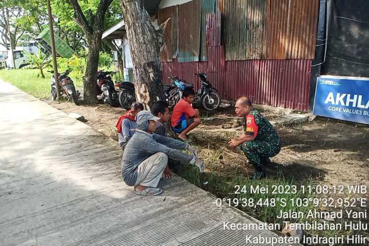 Cegah Tindak Kriminal atau Curas Sertu Anton Beri Arahan Kepada Para Pemuda Jalanan