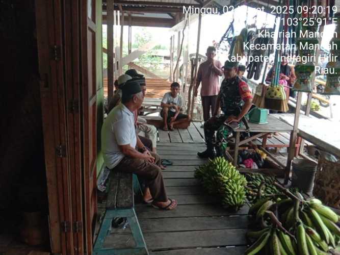Babinsa Desa Bakau Aceh Perkuat Sinergi dengan Warga Binaan melalui Komsos di Bulan Ramadhan