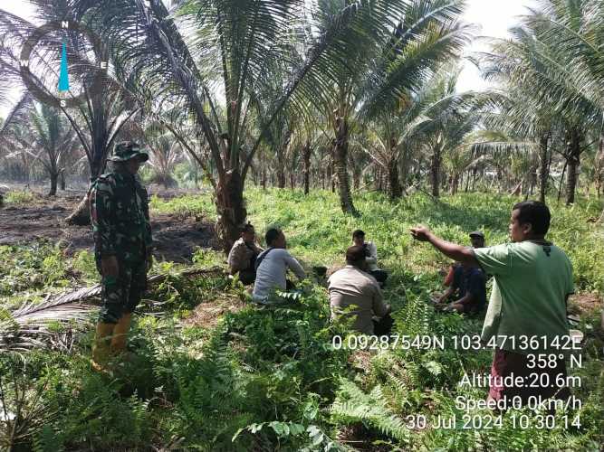 Babinsa Bente Masih Melakukan Pendinginan di Wilayah Karhutlah