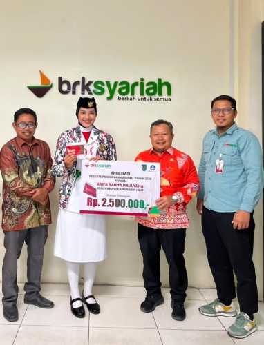Apresiasi Prestasi Paskibraka Nasional Asal Inhil, BRK Syariah Salurkan Bantuan Biaya Pendidikan