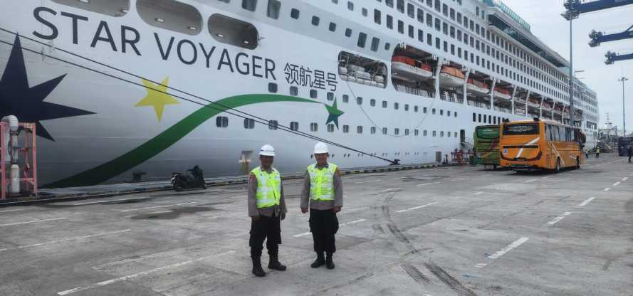 Pengamanan Wisatawan dan Kapal Pesiar MV. Star Voyager di Pelabuhan Kuala Tanjung