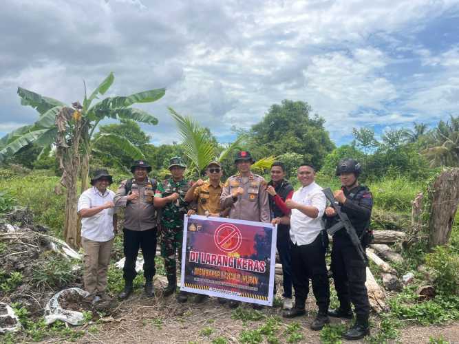 Polsek Kateman Gelar Patroli dan Sosialisasi Larangan Karhutla di Desa Air Tawar