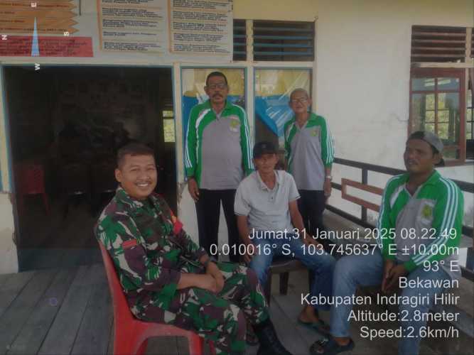 Dalam Komsos Pagi, Babinsa Bekawan Harapkan Tanggung Jawab Bersama Dalam Jaga Kamtibmas