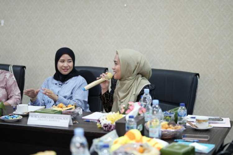Karmila Sari Upayakan Beasiswa dan Infrastruktur di Riau