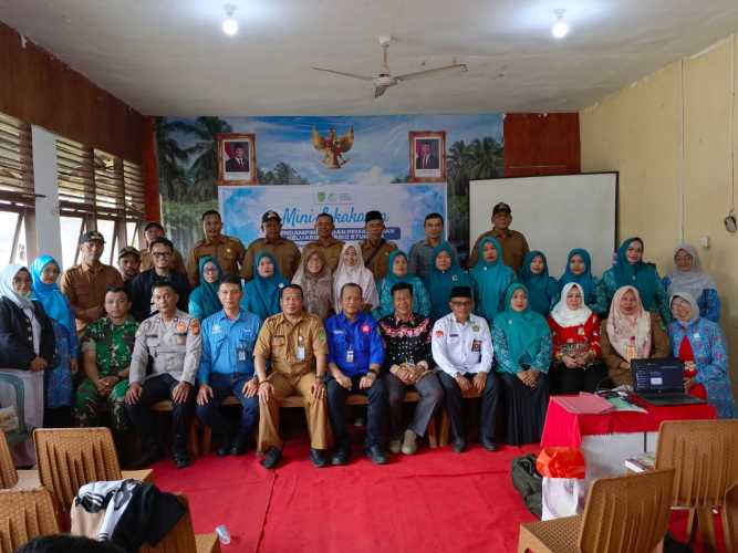 Praka Anugrah Babinsa Koramil 11/Pulau Burung, mewakili Danramil dalam kegiatan Mini Lokakarya Pendampingan dan Pemantauan Keluarga Risiko Stunting