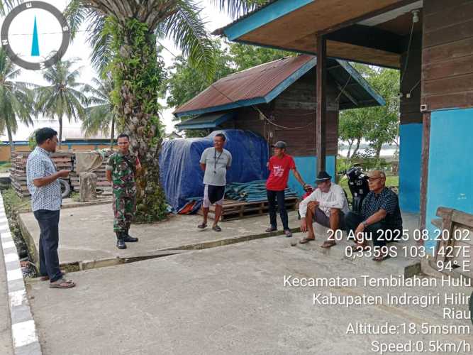 Babinsa Koramil 01/TBH Tingkatkan Kesadaran Keselamatan Kerja di Gudang Bulog